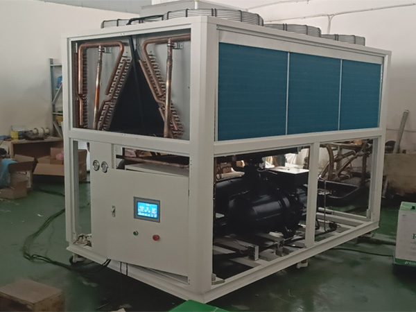 What is the difference between air cooled scroll chiller and air cooled screw chiller?